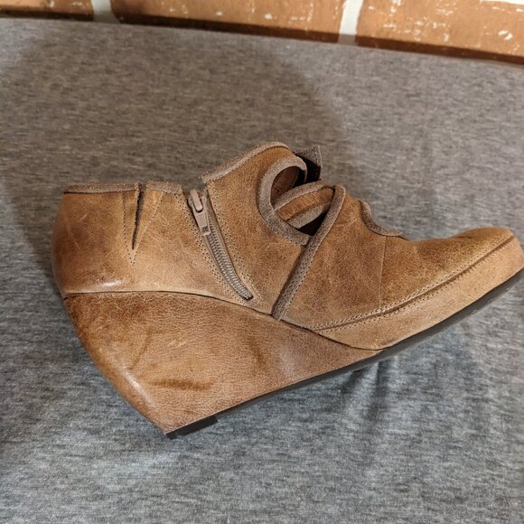 Miss Albright Brazilian Leather Wedge Heels - Picture 4 of 7